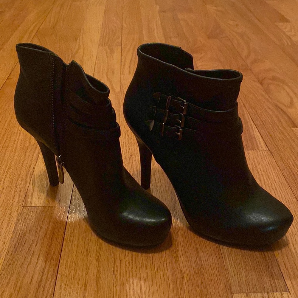 Black BCBGeneration heels